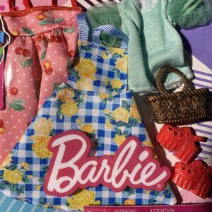 NEW Barbie Fashion Dress Up Outfits and Accessories Spring Fashion
